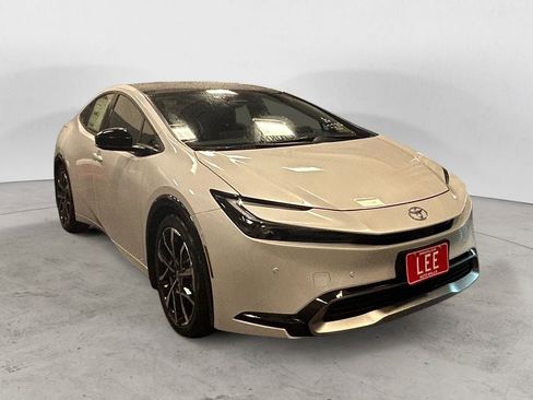 New 2026 Toyota Prius Plug-In Hybrid image 7