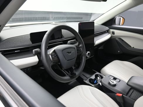 Used 2023 Ford Mustang Mach-E Premium image 15