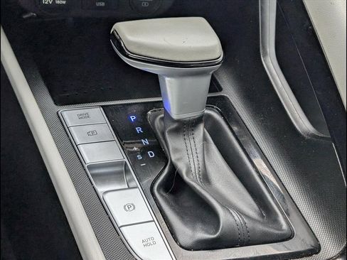 Used 2023 Hyundai Elantra Limited image 14