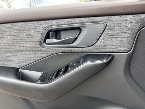 Used 2023 Nissan Rogue S FWD image 22