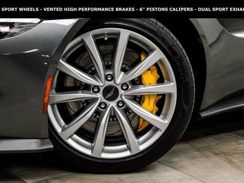 Used 2021 Aston Martin V8 Vantage Roadster RWD image 3
