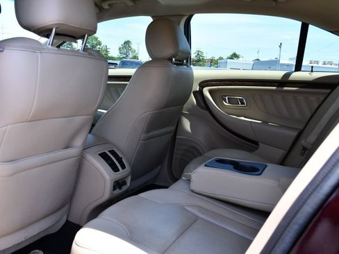 Used 2019 Ford Taurus Limited FWD image 18