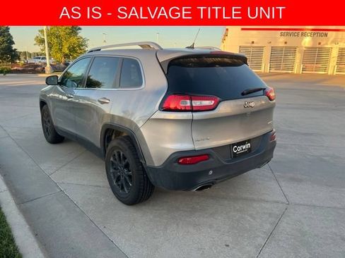 Used 2015 Jeep Cherokee Latitude w/ Comfort/Convenience Group AWD/4WD image 5