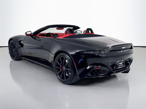 Used 2022 Aston Martin V8 Vantage image 5