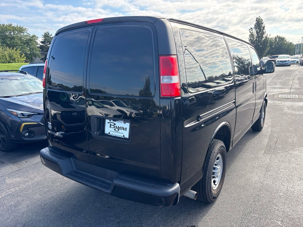 Used 2021 Chevrolet Express 2500 w/ Driver Convenience Package RWD image 3