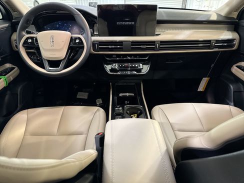 New 2026 Lincoln Corsair Premiere image 23