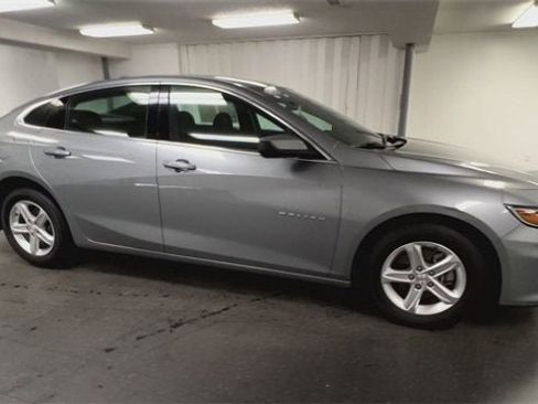 Certified 2024 Chevrolet Malibu LT image 2