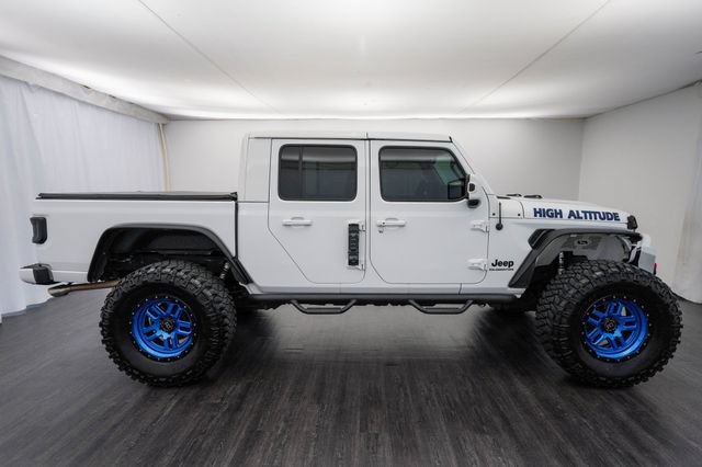 Used 2021 Jeep Gladiator Overland AWD/4WD image 6