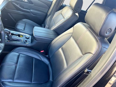 Used 2023 Chevrolet Traverse RS image 20