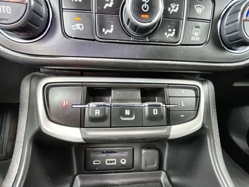 Used 2023 GMC Terrain SLT FWD image 16