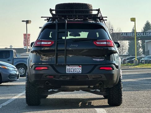 Used 2018 Jeep Cherokee Trailhawk w/ Comfort/Convenience Group image 7