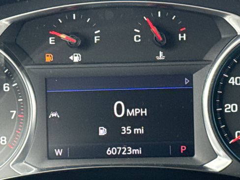 Used 2022 Chevrolet Traverse LT FWD image 21