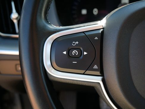Used 2023 Volvo XC60 B5 Core w/ Climate Package AWD/4WD image 33