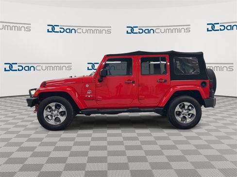 Used 2017 Jeep Wrangler Unlimited Sahara w/ Connectivity Group image 5