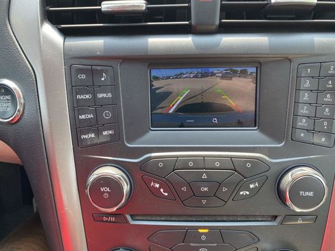 Used 2017 Ford Fusion SE FWD image 16