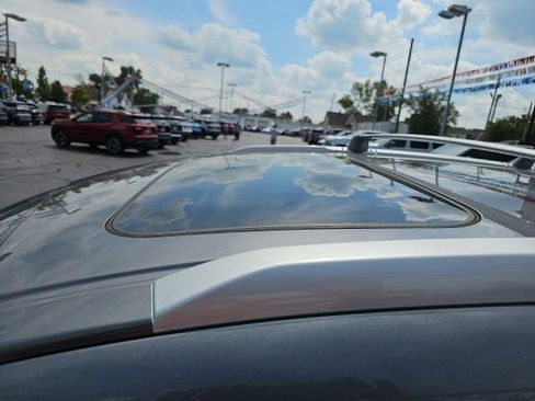 Used 2017 INFINITI QX60 Luxe w/ Premium Plus Package AWD/4WD image 3