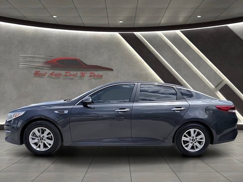 Used 2017 Kia Optima LX w/ Convenience Package FWD image 5