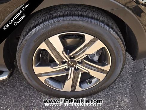 Certified 2023 Kia Sorento SX Prestige w/ Panoramic Sunroof Package image 11