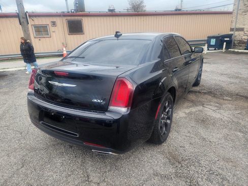 Used 2019 Chrysler 300 S AWD/4WD image 10