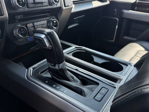 Used 2017 Ford F150 Platinum w/ Equipment Group 701A Luxury AWD/4WD image 29