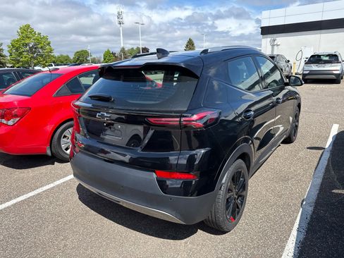 Used 2023 Chevrolet Bolt EUV Premier w/ Sun & Sound Package FWD image 7