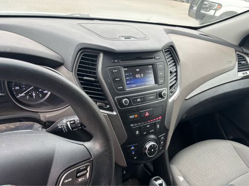 Used 2018 Hyundai Santa Fe Sport image 8