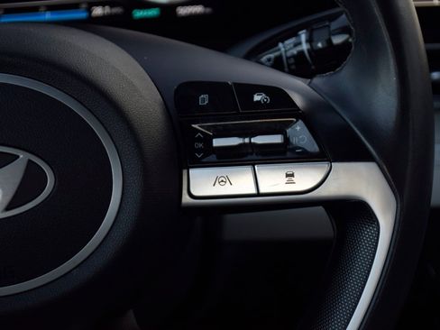 Used 2024 Hyundai Elantra Limited image 14