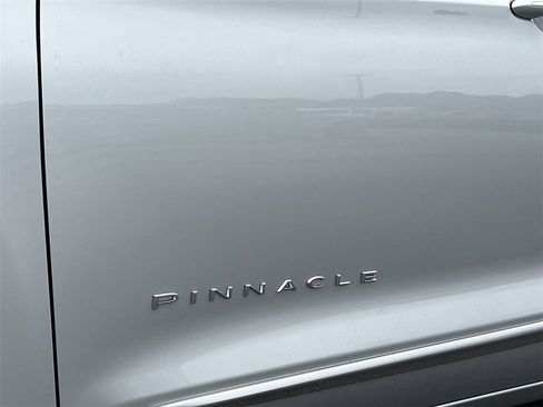 New 2026 Chrysler Pacifica Pinnacle image 38