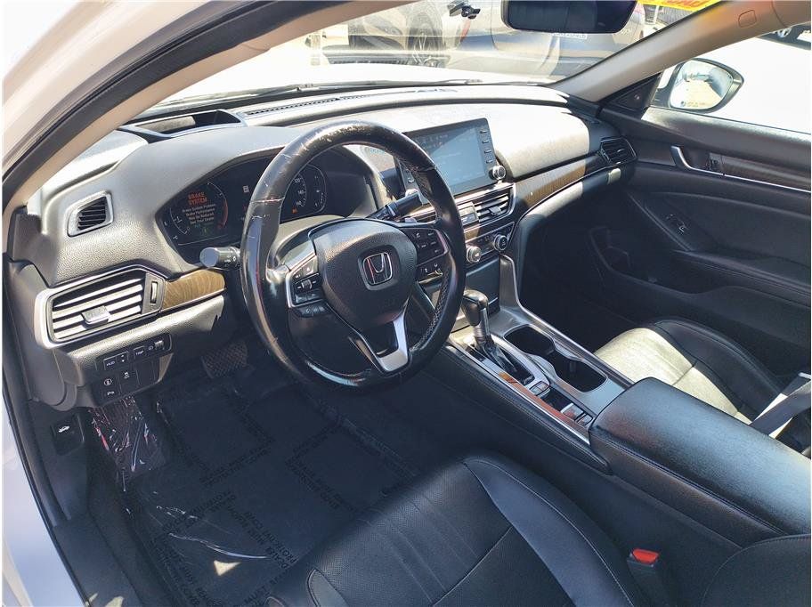 Used 2018 Honda Accord Touring image 5