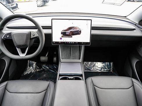 Used 2026 Tesla Model Y Long Range image 10