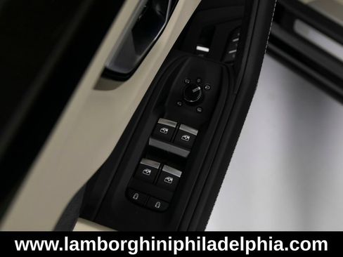 Used 2023 Lamborghini Urus S AWD/4WD image 18