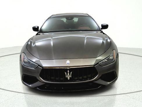 Used 2023 Maserati Ghibli Modena RWD image 2