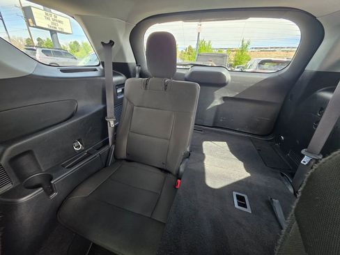 Used 2023 Ford Explorer XLT AWD/4WD image 11