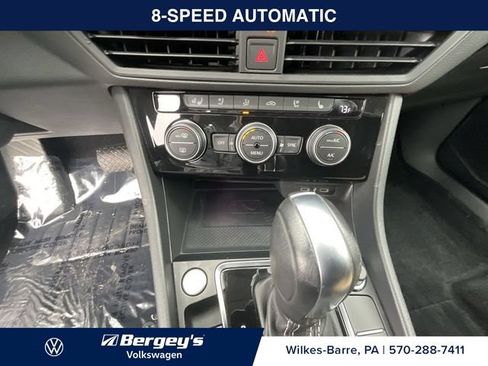Used 2021 Volkswagen Jetta SEL Premium FWD image 11