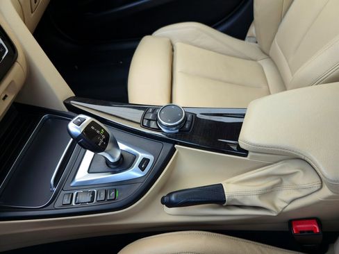 Used 2017 BMW 330e image 23