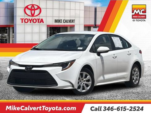 Used 2024 Toyota Corolla LE FWD image 1