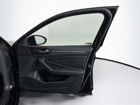 Used 2024 Volkswagen Jetta SE image 31