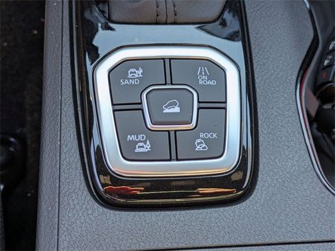 New 2026 Nissan Frontier SV image 24