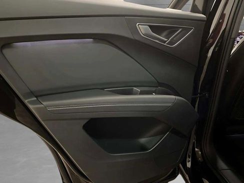 Used 2024 Audi Q4 e-tron Premium w/ Convenience Package image 67