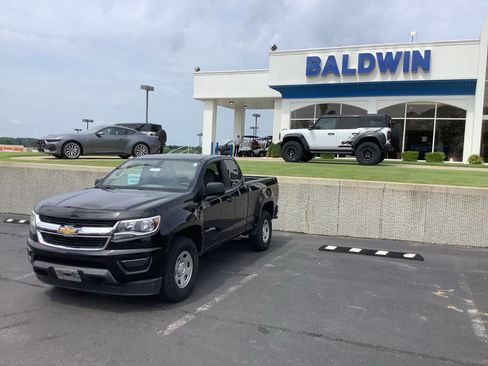 Used 2020 Chevrolet Colorado W/T RWD image 3