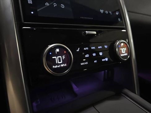New 2026 Land Rover Discovery S AWD/4WD image 25