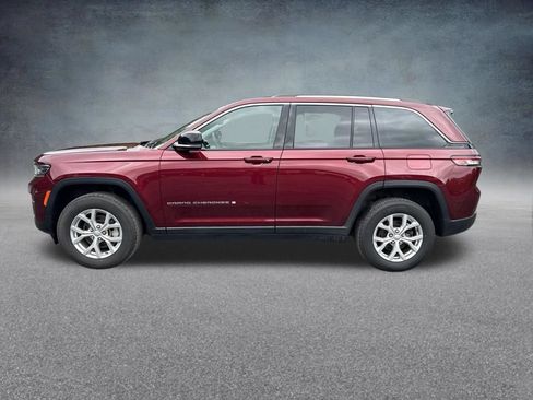 Used 2024 Jeep Grand Cherokee Limited AWD/4WD image 4