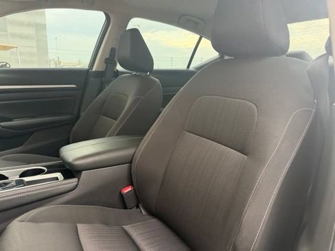Used 2023 Nissan Altima 2.5 SV FWD image 17
