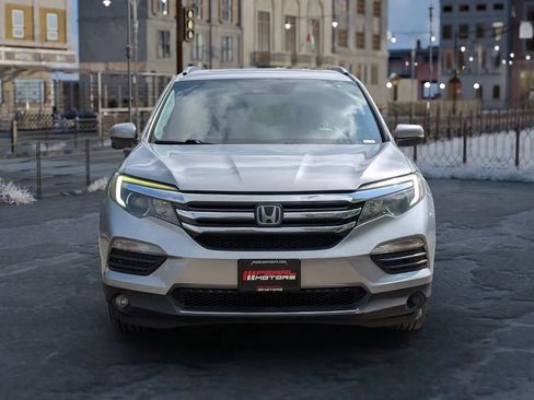 Used 2016 Honda Pilot Touring image 2