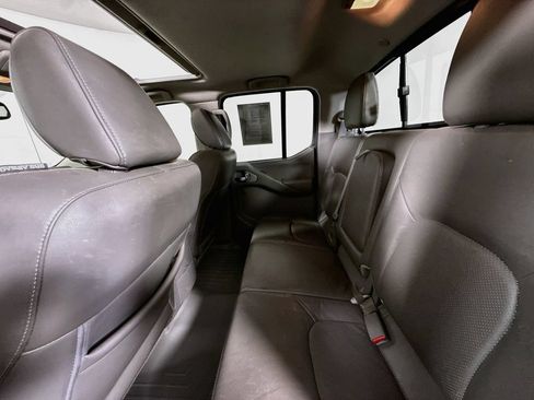 Used 2019 Nissan Frontier SL RWD image 25