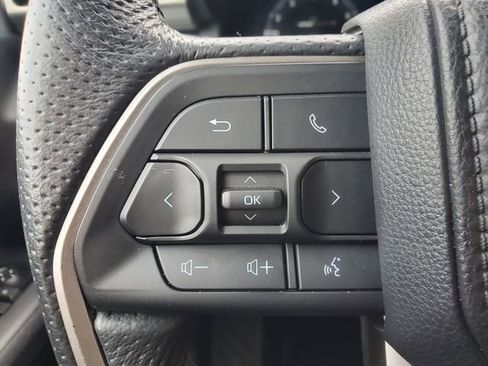 Used 2024 Toyota Tacoma TRD Off-Road AWD/4WD image 20
