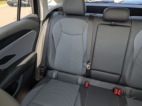 Certified 2025 Volkswagen Tiguan SE w/ Panoramic Sunroof Package AWD/4WD image 12