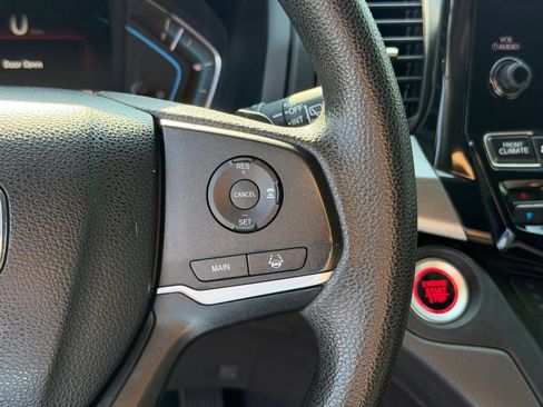 Used 2019 Honda Odyssey EX image 17