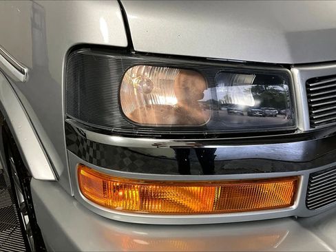 Used 2021 Chevrolet Express 2500 LS w/ Enhanced Convenience Package image 25