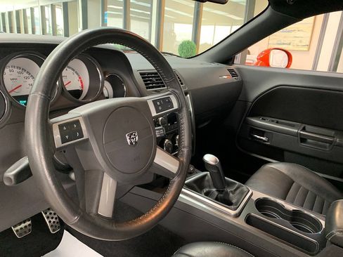 Used 2009 Dodge Challenger R/T RWD image 9